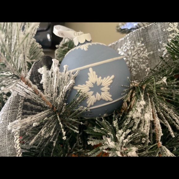 Wedgewood Christmas Ornament With Box - Picture 2 of 4